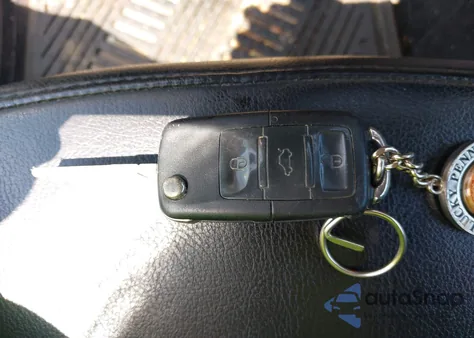 2003 Volkswagen New Beetle Gls from USA, damaged, VIN 3VWCK21Y23M330700